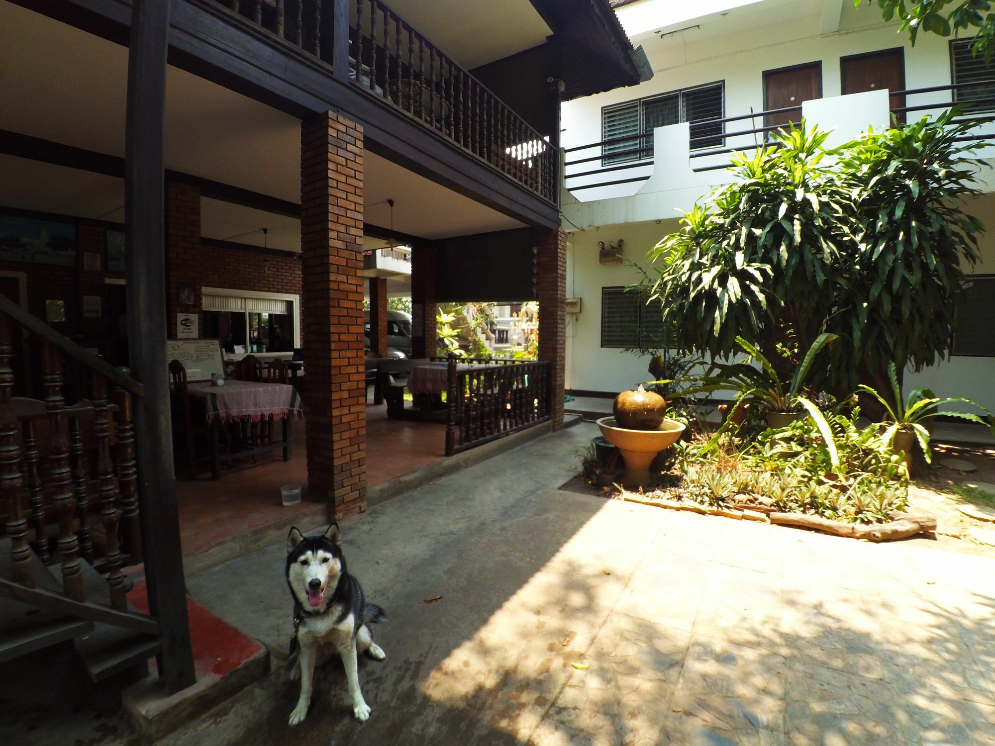 Sarah Guest House Chiang Mai Exteriör bild